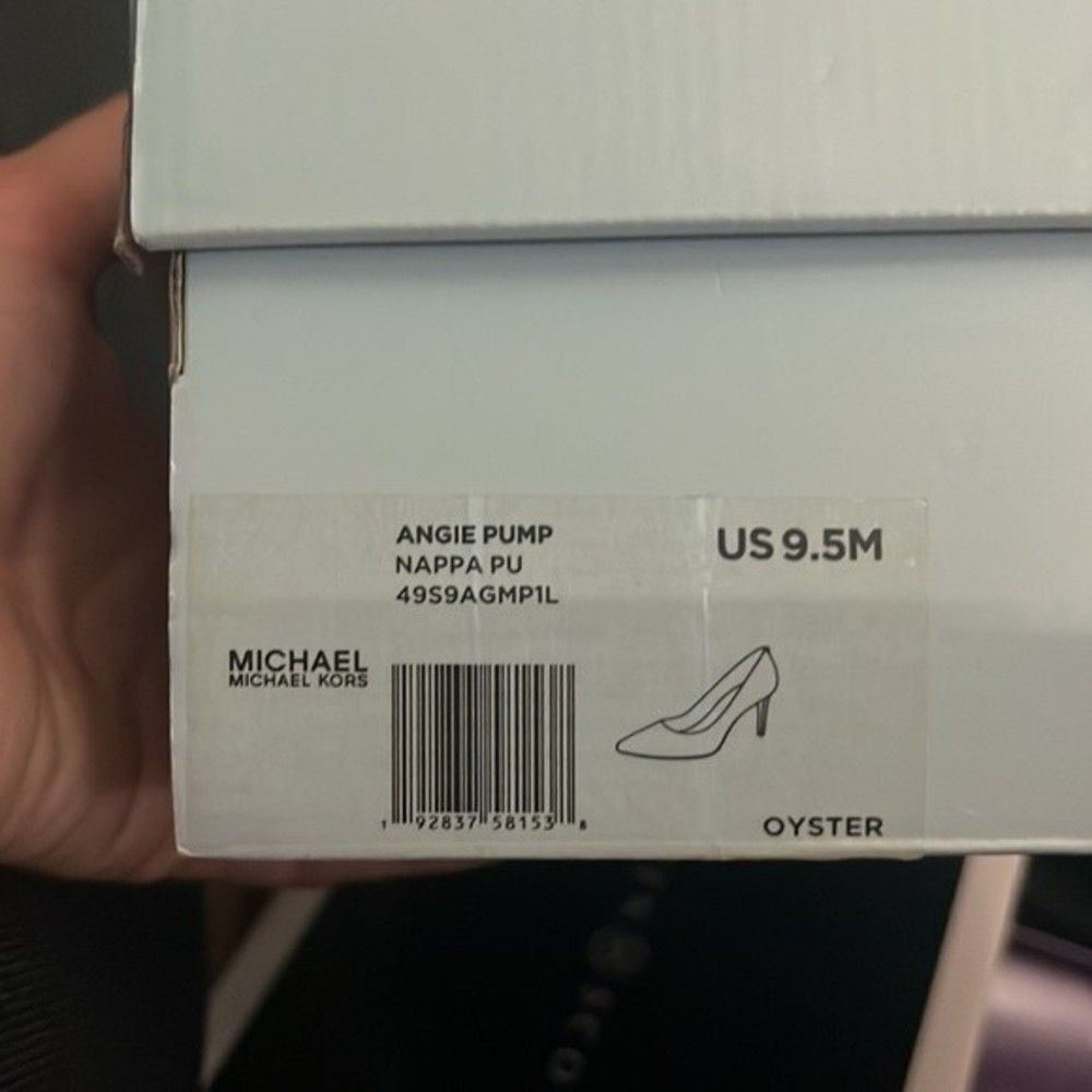 Michael Kors Angie Pumps – Size 9.5 – Oyster – New in Box - Picture 6 of 8